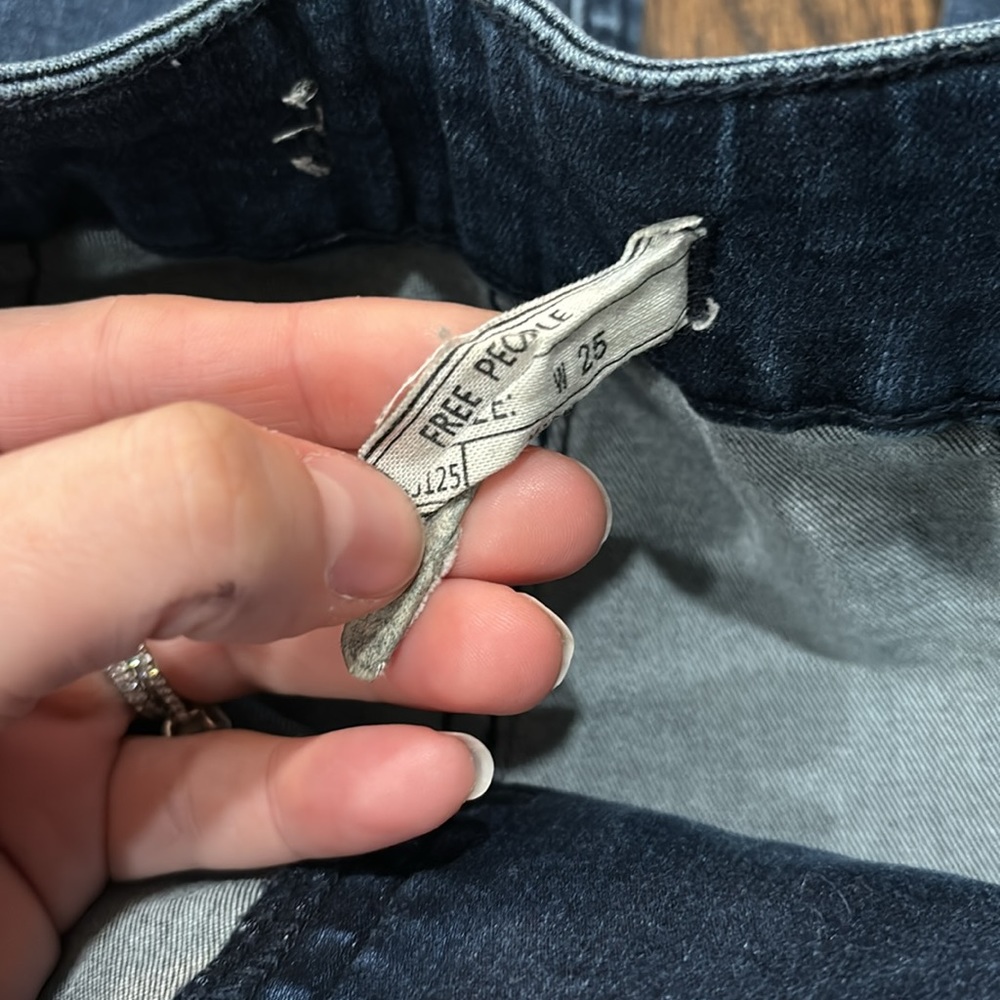 ⭐️ 2/$10 - Free People Skinny Jeans - Picture 4 of 4